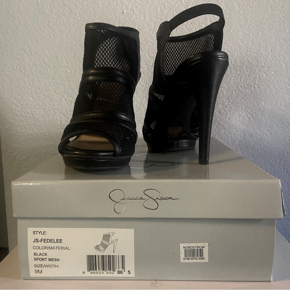 JESSICA SIMPSON- SZ:9M-BLACKFEDELEE PLATFORM PUMP W/BLACK SPORT MESH